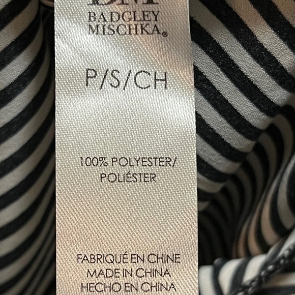 Gorgeous Badgley Mischka Black & White Top Small Excellent condition - Picture 6 of 6